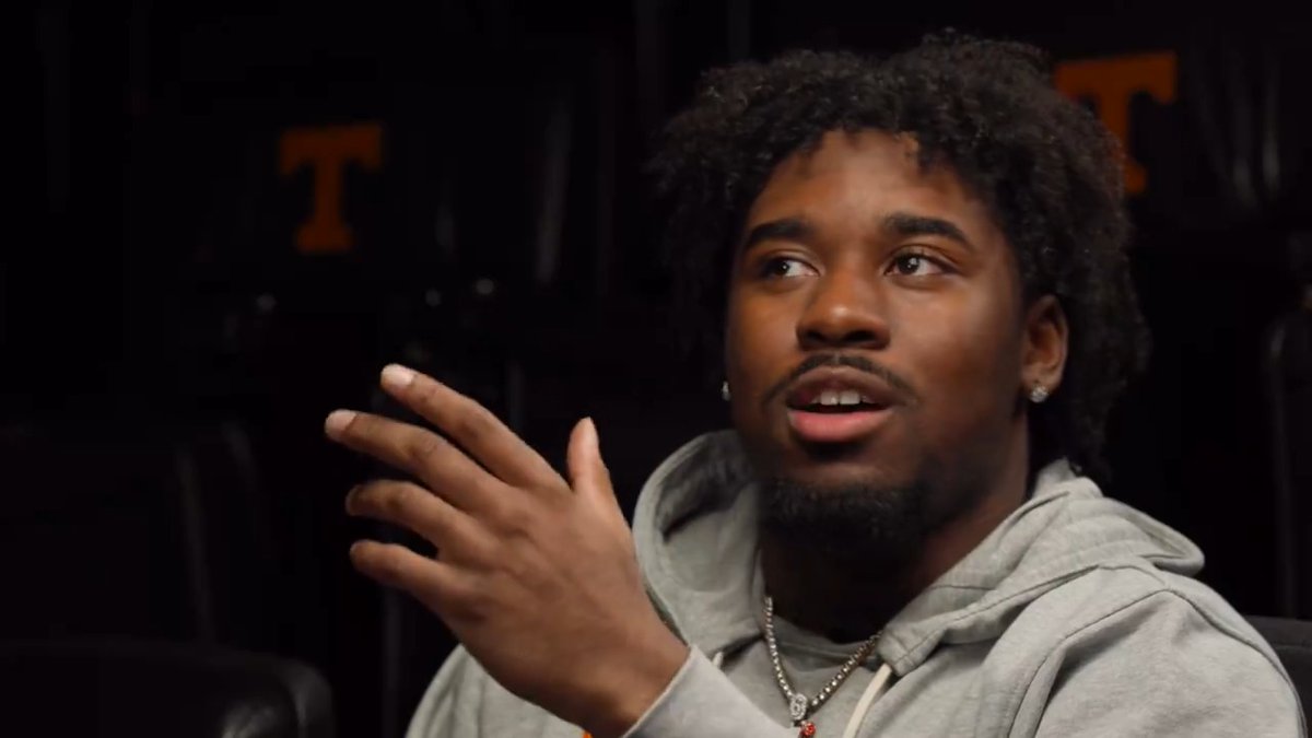 📽️ 𝙵𝚒𝚕𝚖 𝚁𝚘𝚘𝚖 ft. Dylan Sampson ♜ 🥀🖤 "We not leaving this field with an L today." #GBO 🍊