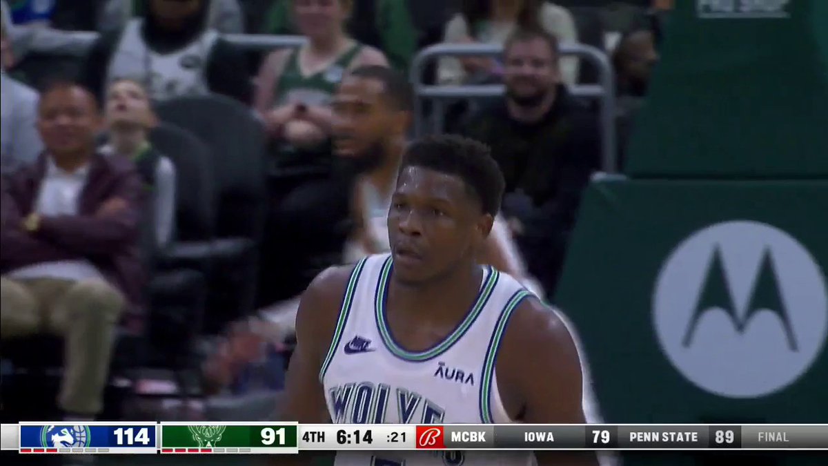 “The white flag is being waved.” “Why do you say that, Jim Pete?” “Because Thanasis is getting ready to come into the game.” 👀😅