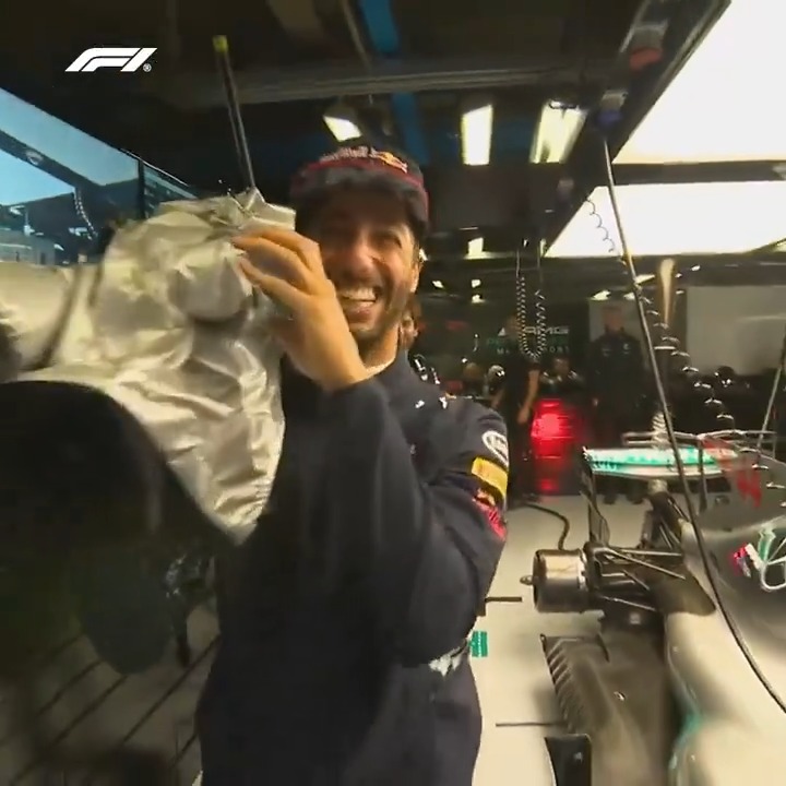 Danny Ric, the cameraman 🎥 The Aussie took his opportunity to sneak into the Mercedes garage 😆 #F1 Daniel Ricciardo