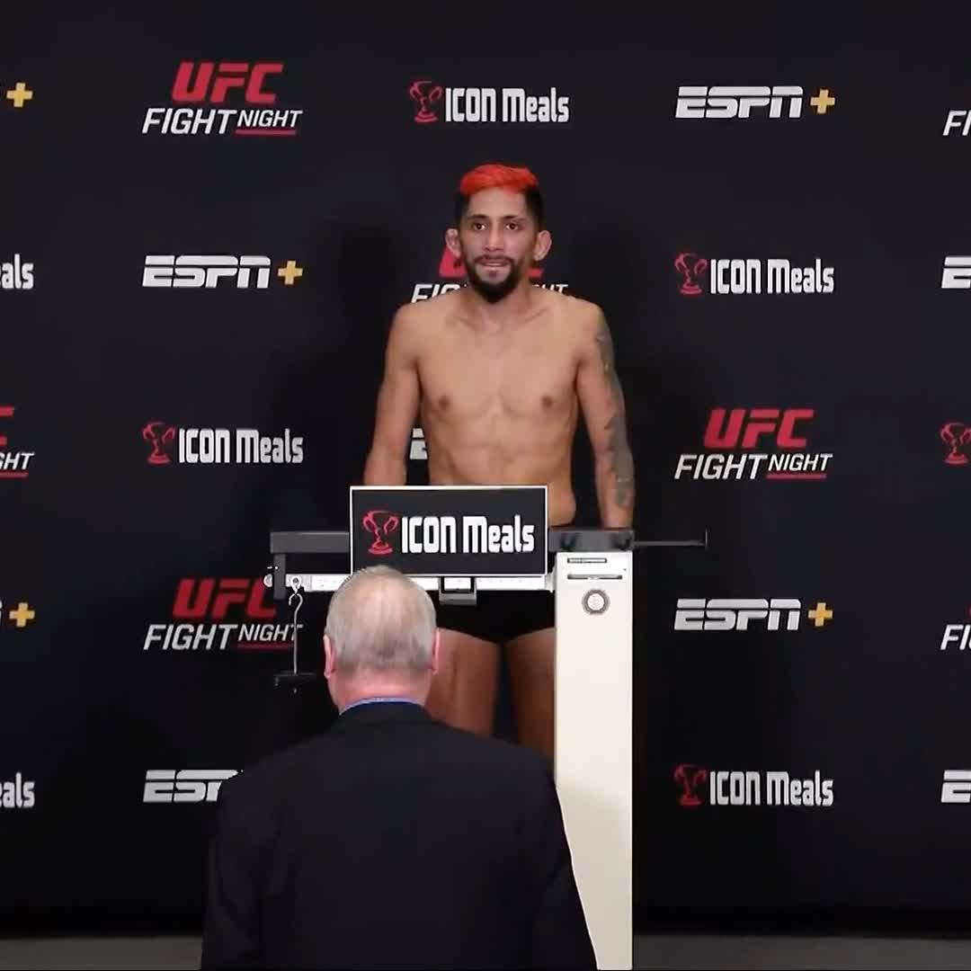 Peruano en la casa🇵🇪 Daniel Soncora Marcos marca 136 libras para #UFCVegas86