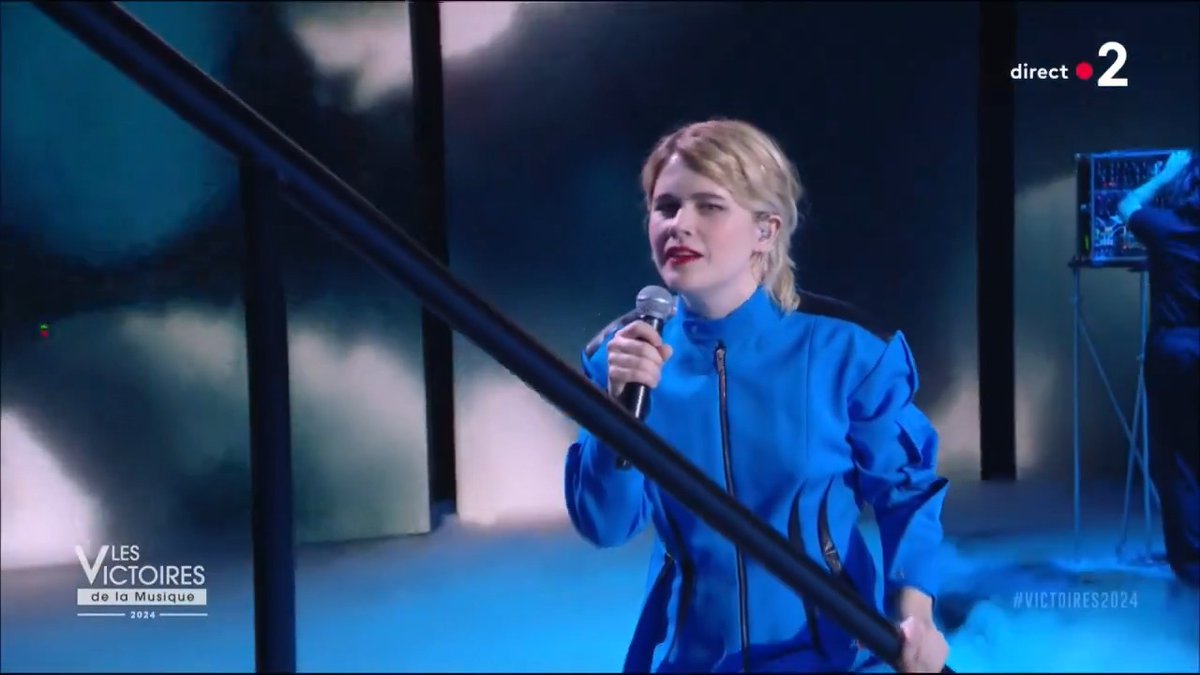 Sur un petit nuage avec la sublime "Symphonie des Éclairs" de Zaho de Sagazan (Zaho de Sagazan) 🌩️ #Victoires2024