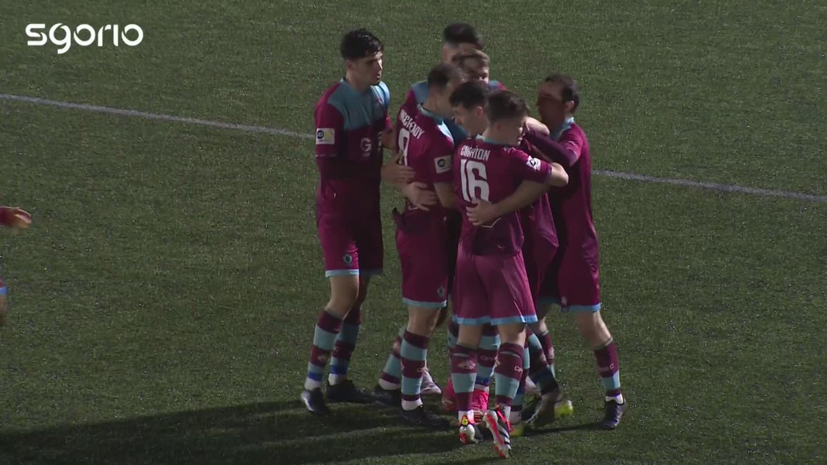 Yr ymwelwyr ar y blaen yn erbyn llif y chwarae wrth i ergyd Matty Hill ganfod cefn y rhwyd! Matty Hill's deflected strike puts the Bay ahead against the run of play! Colwyn Bay FC 🏴 | JD Cymru Leagues 🏴