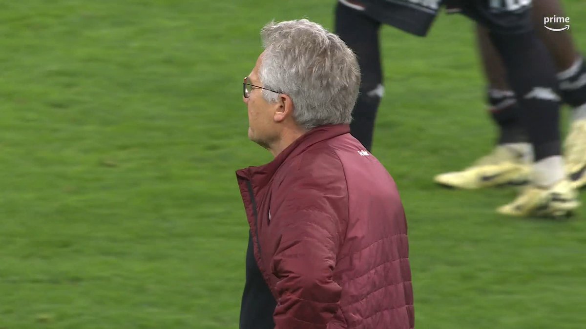 🥶 Les sifflets du Vélodrome, déçu une nouvelle fois du résultat obtenu de son équipe. #OMFCM