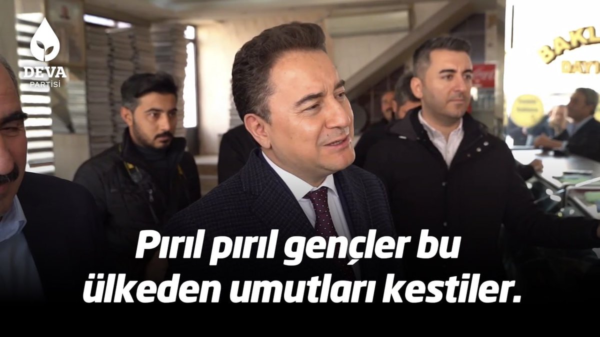 Torpil ve kayırmacılığınız yüzünden pırıl pırıl gençler bu ülkeden umutları kestiler.