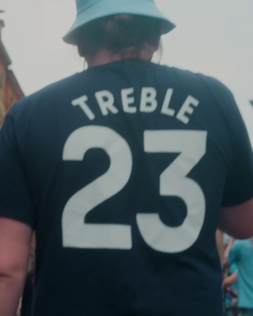 "We're the people's club, the spirit of Manchester is engrained in Man City" 𝗙𝗿𝗼𝗺 𝘁𝗵𝗲 𝗯𝗿𝗶𝗻𝗸 𝗼𝗳 𝗲𝘅𝘁𝗶𝗻𝗰𝘁𝗶𝗼𝗻 𝘁𝗼 𝗧𝗥𝗘𝗕𝗟𝗘 𝗪𝗜𝗡𝗡𝗘𝗥𝗦 🏆🏆🏆 One of the Greatest sides we've ever seen in the Premier League. This is Manchester City 🩵