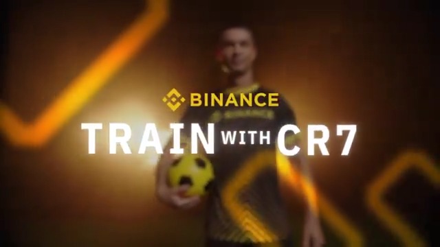 Training how to shoot with Cristiano Ronaldo Ronaldo. It doesn't get better than that. Here's a look at the holders of the rarest ForeverCR7 NFTs getting to experience it with #Binance! Get your CR7 NFT ➡️