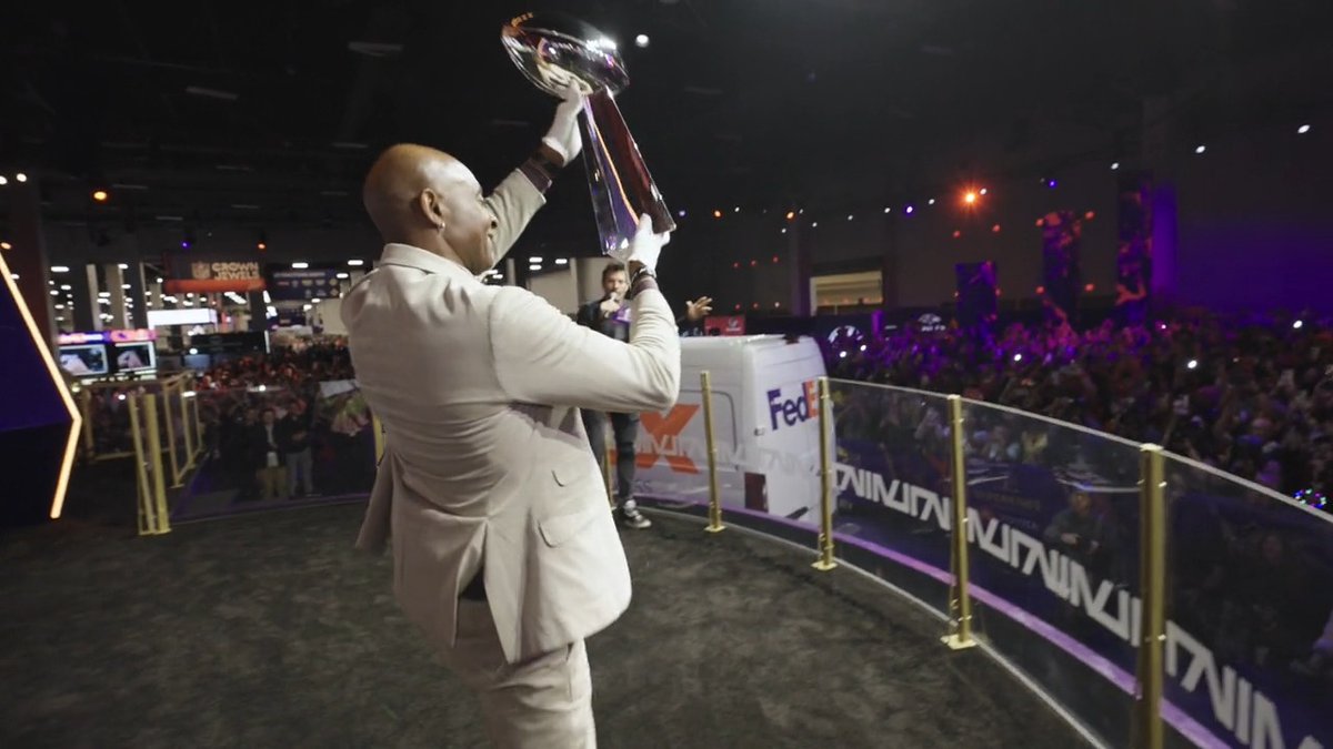 A Super Bowl first – the Vince Lombardi Trophy has arrived in Las Vegas! For over 2 decades, we’ve delivered THE trophy to The Big Game. Thank you to FedEx team member Bob Fini, NFL legend Jerry Rice, and FedEx HBCU Student Ambassador, Chanelle Houston, for the assist! #SBLVIII