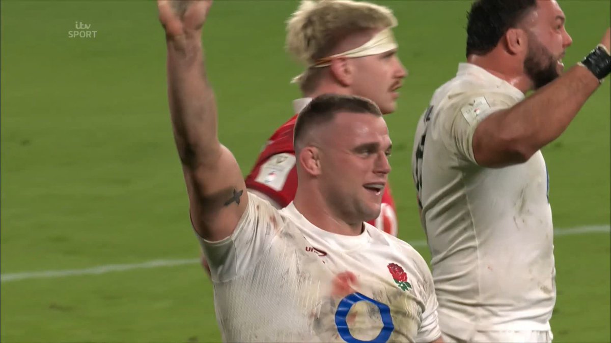 🎤 "England, by the skin of their teeth." England record their biggest-ever half-time comeback at Twickenham to make it two from two to start the tournament 👏 All smiles for Steve Borthwick! #GuinnessSixNations