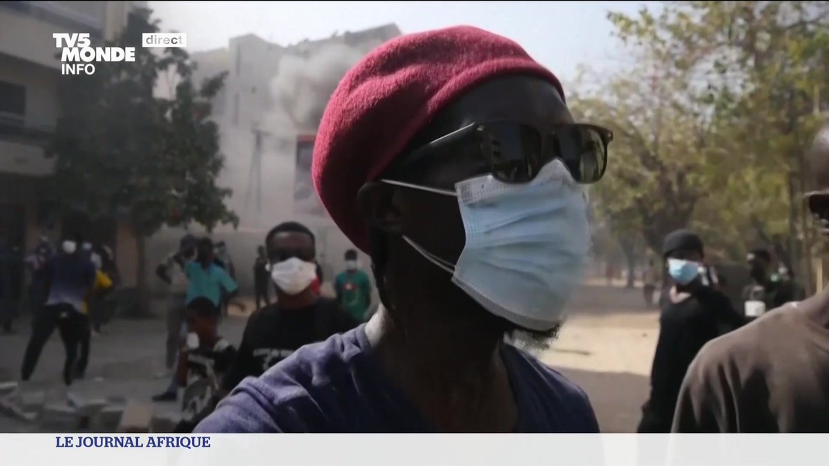 La colère monte chaque jour un peu plus après le report de la présidentielle au Sénégal. Les manifestations se multiplient et sont dispersées par les forces de l'ordre. Vendredi, deux hommes de 22 et 23 ans y ont perdu la vie.