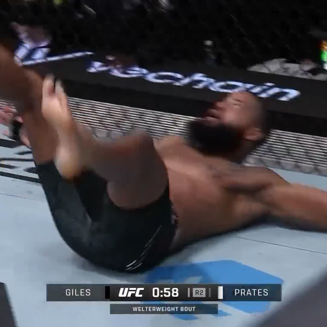 CARLOS PRATES SHUTS DOWN TREVIN GILES 😳 Prates with a huge finish in his Octagon debut #UFCVegas86