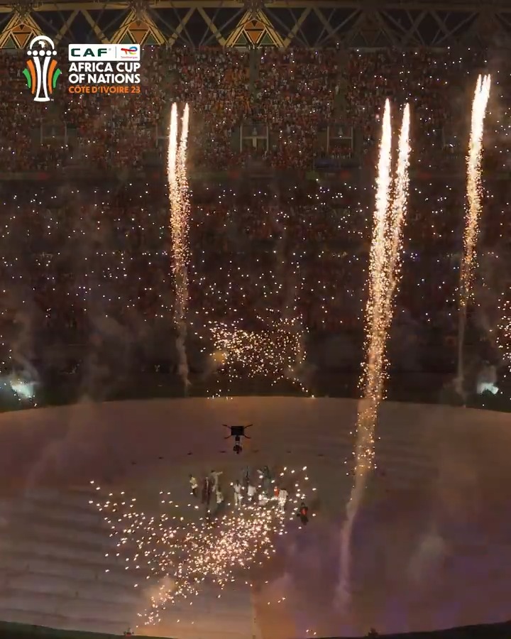 𝗔𝗯𝗶𝗱𝗷𝗮𝗻 𝗶𝘀 𝗼𝗻 𝗳𝗶𝗿𝗲! 🔥🎶 Everyone wanted to be part of the closing ceremony, right? 🤩 #TotalEnergiesAFCON2023Final