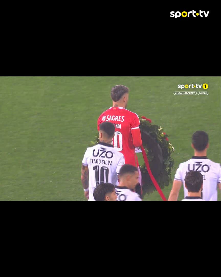 Vitória e Benfica juntaram-se para uma homenagem a Fehér no local da tragédia 🤍
