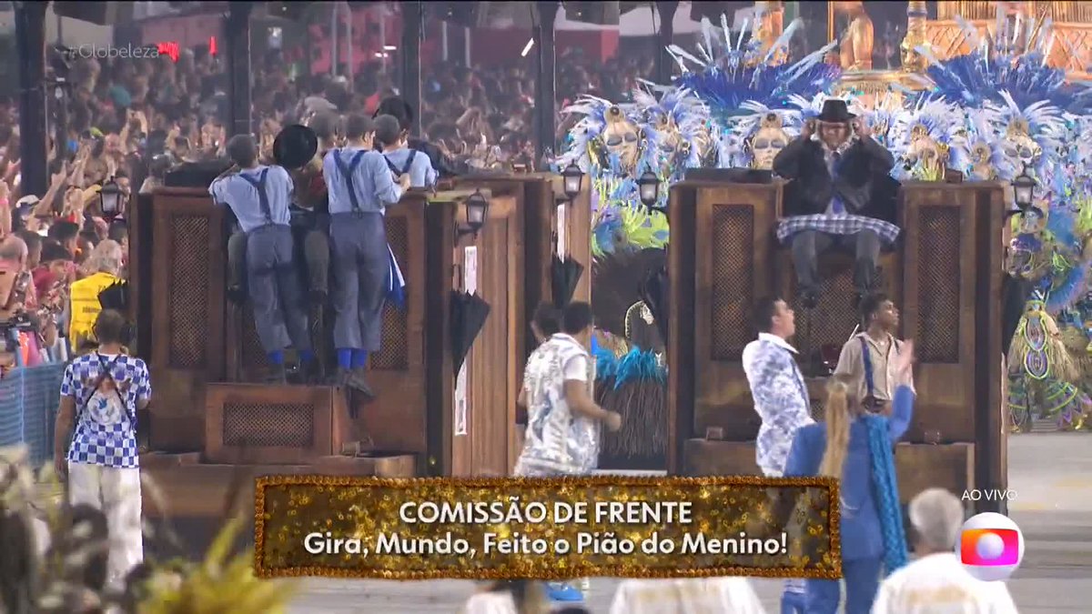 Comissão de frente abrindo lindamente o desfile da Beija-Flor ❤️ 😍 #Globeleza