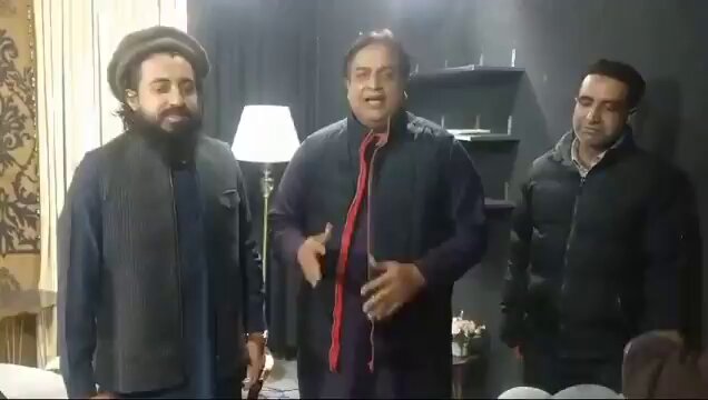 کچھ PTI کے کارکن جناب حافظ سعد صاحب پاس Forum 45 لینے آئے۔ کتنی محبت سے ملے اور فارم بھی دیے۔ کیا بات ہے ❤️