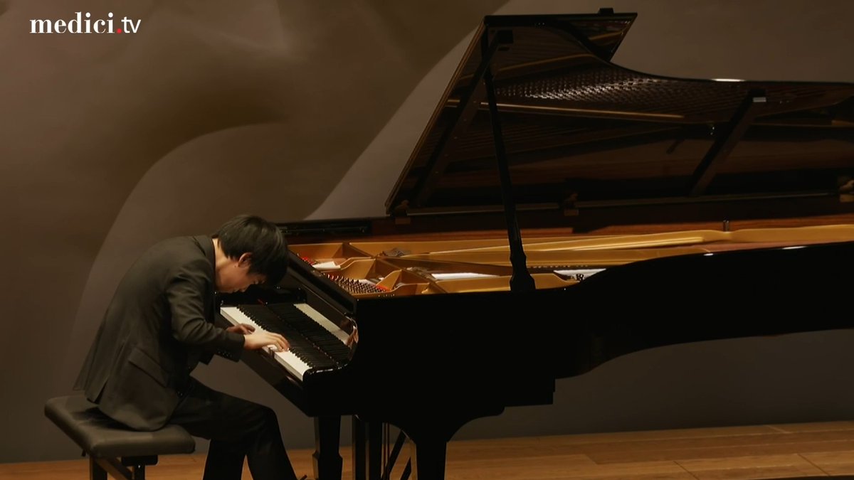 [REPLAY] Relive Thursday's piano recital of the 18-year-old phenom Kevin Chen! The 2023 Arthur Rubinstein Piano Competition prize winner delivered a grandiose concert live from the Fondation LV, here's his performance of Beethoven’s Piano Sonata No. 28!