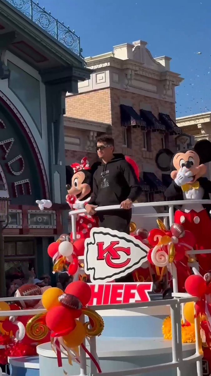 Patrick Mahomes had to stop by Disneyland after winning back-to-back championships 🐐 Patrick Mahomes II | Disneyland Resort
