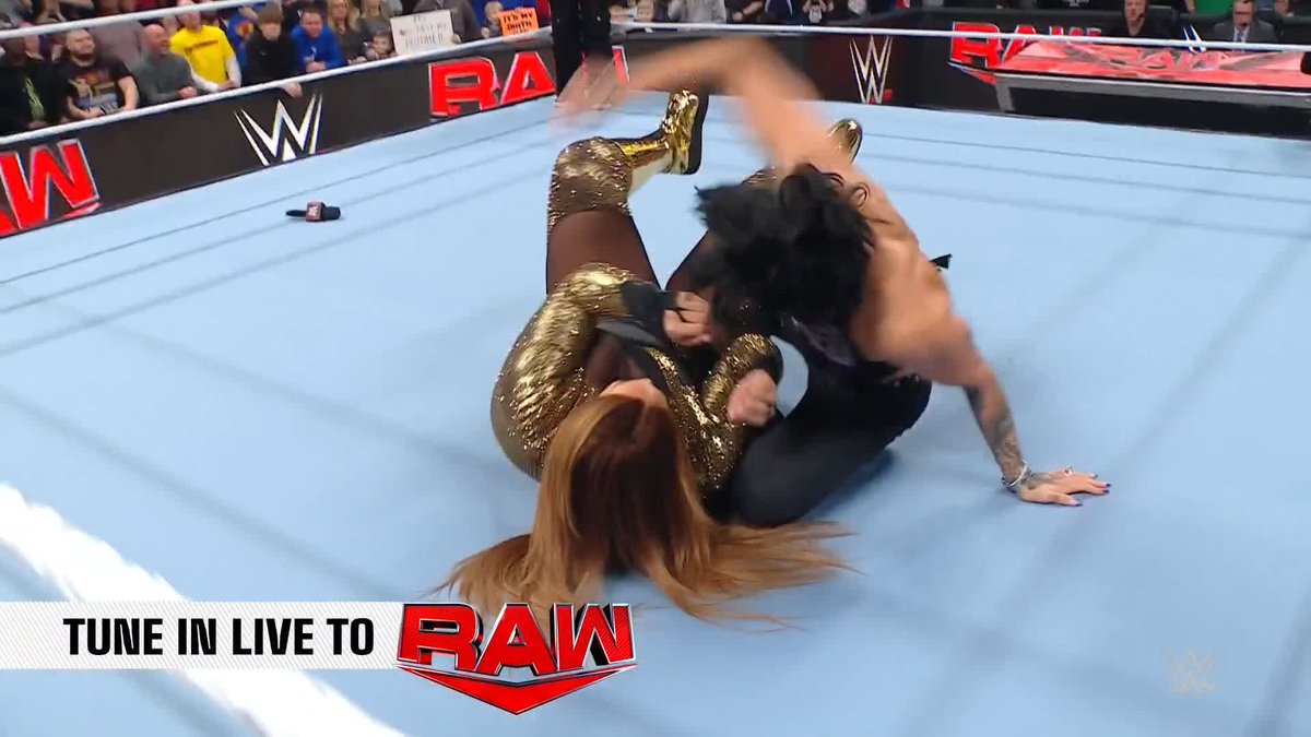 MAMI 👀 THE MAN #WWERaw