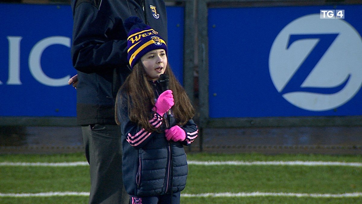 Take a bow Ellie O'Donohoe (9 mbliana d'aois) ó Official Naomh Éanna a chas Amhrán na bhFiann go hálainn ar fad roimh chluiche Wexford GAA v Official Offaly GAA TG4 Spórt TG4