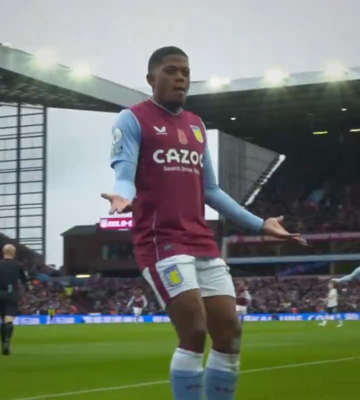 Living the dream. 💜 @LeonBailey