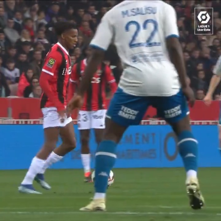 راك غاية خويا بوداوي 😁 #الدوري_الفرنسي