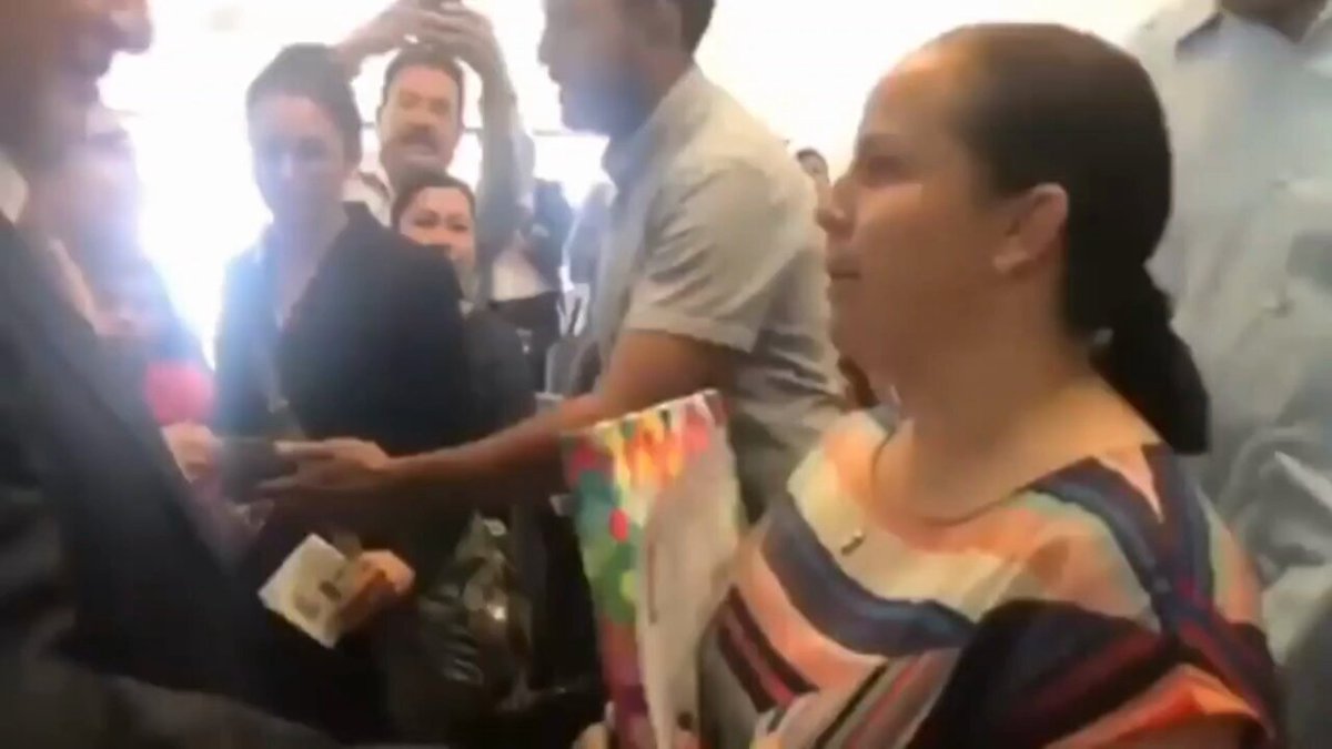 Aquí está el verdadero López Obrador. Nunca olviden esto cuando vayan a votar. ¿ Solucionó el problema de la INSEGURIDAD ? - ¿ De la salud ? - ¿ Del huachicol ? - ¿ De los desaparecidos ? ¿ Ayudó a la CULTURA ? Vean.. #NarcoPresidenteAMLO #NarcoCandidataClaudia ñ