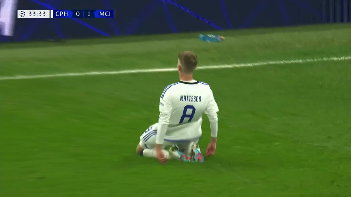 ¡FALLÓ EDERSON Y EMPATÓ CONPENHAGUE! Tras el error del arquero del City, Mattsson metió un gran remate para el 1-1 en Dinamarca. ▶️ La #UCL, en vivo, por #StarPlusLA