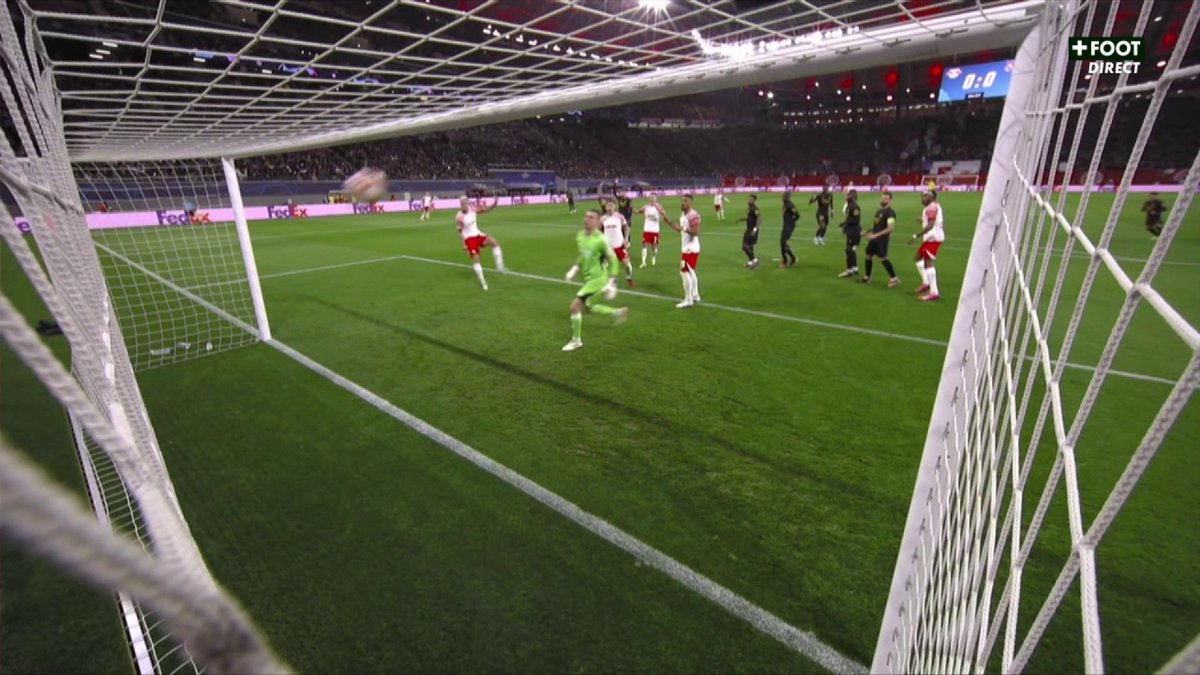 Voilà pourquoi le but de Benjamin Sesko 🇸🇮 a été refusé pour Leipzig. 🎥 CANAL+ Foot
