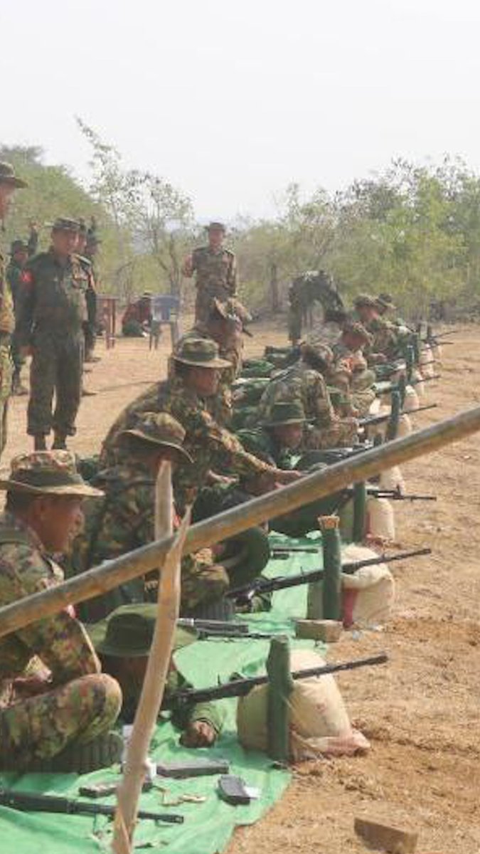 ဧရာဝတီတိုင်းမှာ ပြည်သူ့စစ်သင်တန်းပေးနေ _________