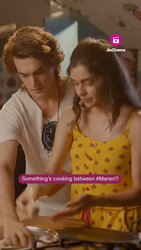 Why does this #Maneri moment look like my Valentine’s Day dream! 🥹👉🏻👈🏻 Watch #JabMilaTuOnJioCinema, now streaming free. New episodes, every Monday. #JabMilaTu #JioCinema #MohsinKhan #EishaSingh #ValentinesDay #ValentinesWeek #Valentines #ValentinesDay2024