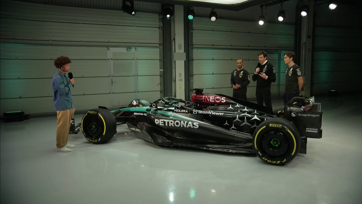 🗣"This a complete relaunch of a car that is very different" Toto Wolff on the W15 and Mercedes' aims for the 2024 season ⬇