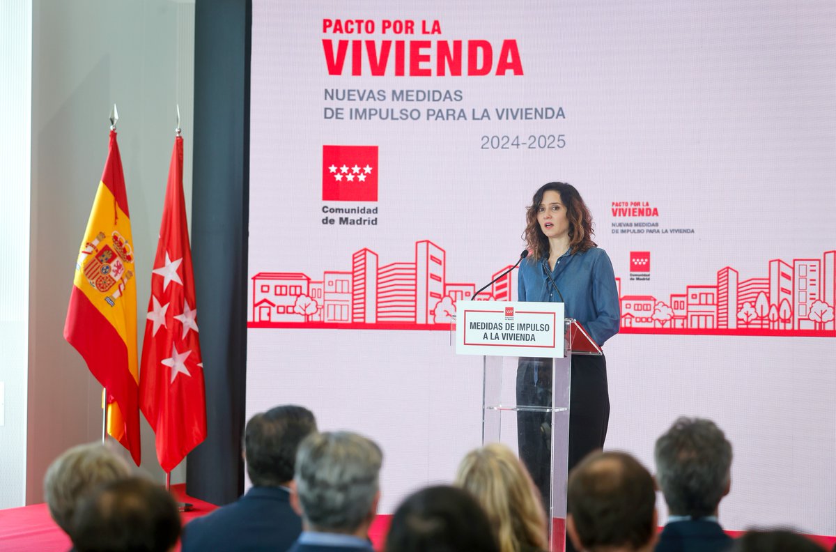 🔴 La presidenta Isabel Díaz Ayuso ha anunciado un Plan de choque para consolidar el liderazgo de la región en la construcción de viviendas asequibles. 🏡 Más de 30 entidades han participado en la reunión del Pacto Regional por la Vivienda. +Info: