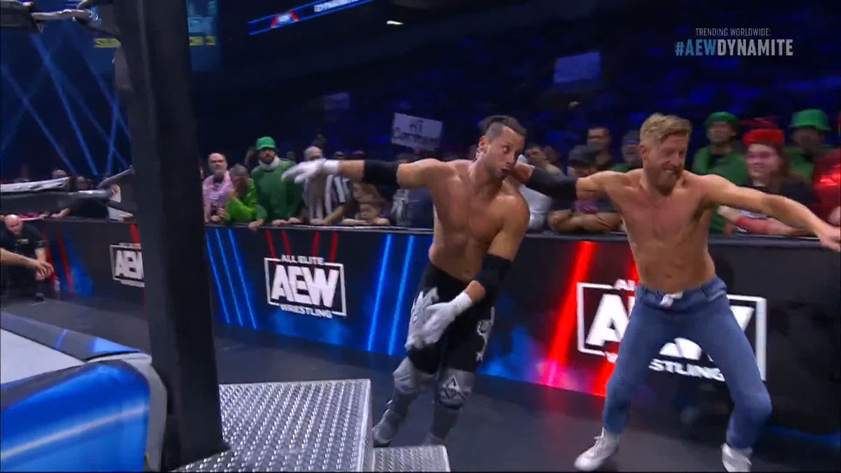 This match has spilled into the crowd! Watch #AEWDynamite LIVE on TBS! Orange Cassidy | ᴛʜᴇ ᴛʀᴇɴᴅ MʌTT TʌVEN