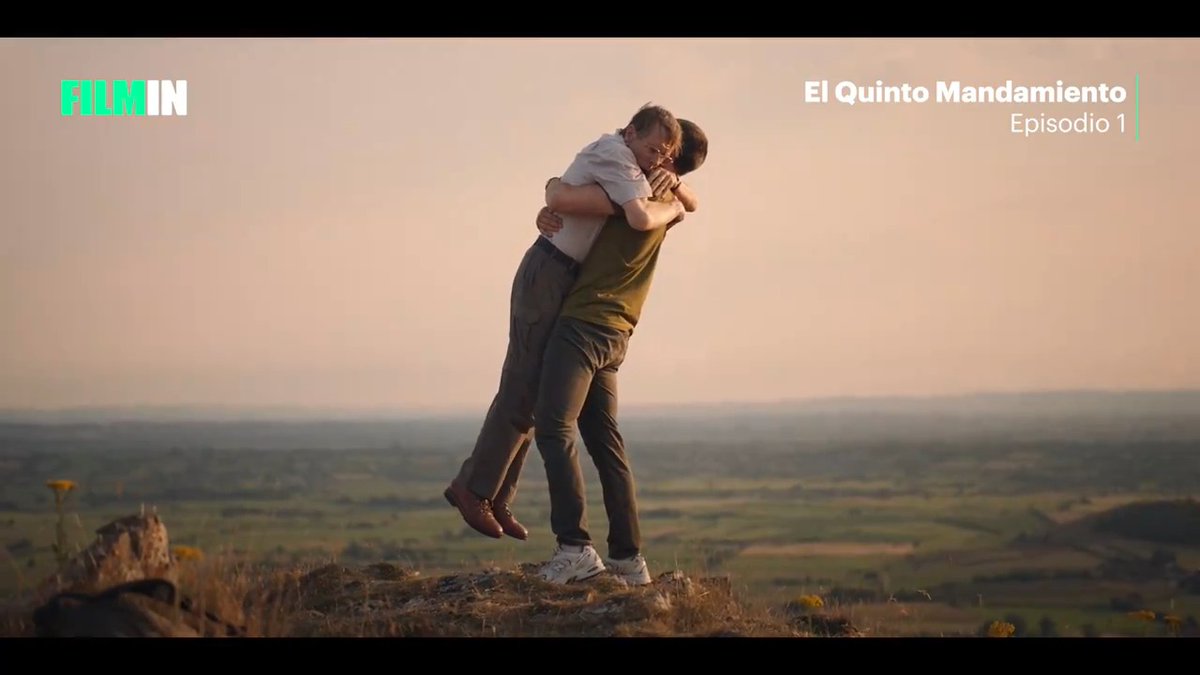¿Alguna vez has sentido que alguien era demasiado bueno contigo y escondía malas intenciones? La serie que nos tiene obsesionados va un poco por ahí. ¿Estáis tan enganchados a “El quinto mandamiento” como nosotros?