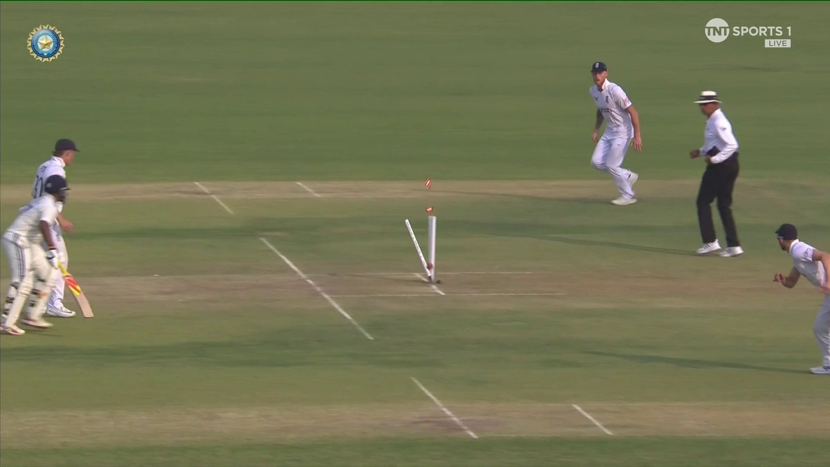 Chaos in India! Wood hits the bullseye and Sarfaraz is run out on his debut 🎯 #INDvENG