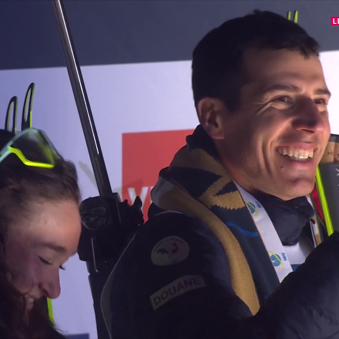 🇫🇷😍 Vous reprendrez bien une Marseillaise ? Un grand bravo à Lou Jeanmonnot et Quentin Fillon Maillet, champions du monde du relais mixte simple à Nove Mesto #ChaletClub
