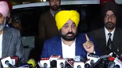 ਕਿਸਾਨ ਅੰਦੋਲਨ ਦੌਰਾਨ ਪੂਰੇ ਦੇਸ਼ 'ਚ ਕਿਸਾਨਾਂ 'ਤੇ ਹੋਏ ਪਰਚਿਆਂ ਨੂੰ ਰੱਦ ਕਰਨ ਬਾਰੇ ਵੀ ਚਰਚਾ ਹੋਈ...ਨਕਲੀ ਬੀਜ, ਨਕਲੀ ਖਾਦਾਂ ਤੇ ਨਕਲੀ ਸਪਰੇਆਂ ਵੇਚਣ ਵਾਲਿਆਂ ਨੂੰ ਸਖ਼ਤ ਤੋਂ ਸਖ਼ਤ ਸਜ਼ਾ ਦੇਣ 'ਤੇ ਵਿਚਾਰ ਕਰਨ ਬਾਰੇ ਕਿਹਾ...