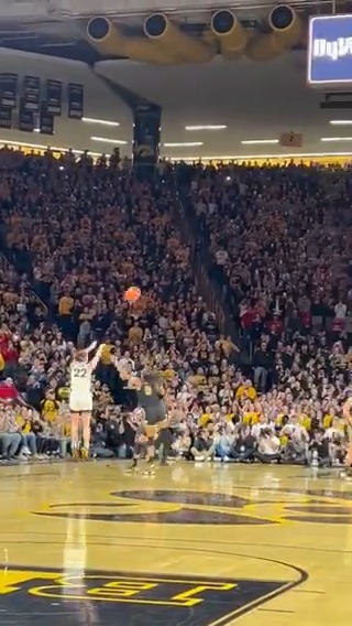 THE SHOT THAT MADE HISTORY 👑 Caitlin Clark