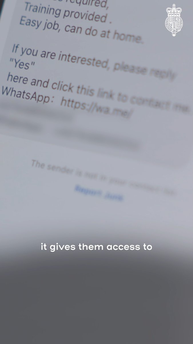 🚨 BUSTED: Two men were arrested at a City of London Police operation on suspicion of conspiracy to defraud. The men were in possession of sim farms which allow fraudulent texts to be sent to the public. Our message is clear. If you defraud the public, you will be brought to justice.