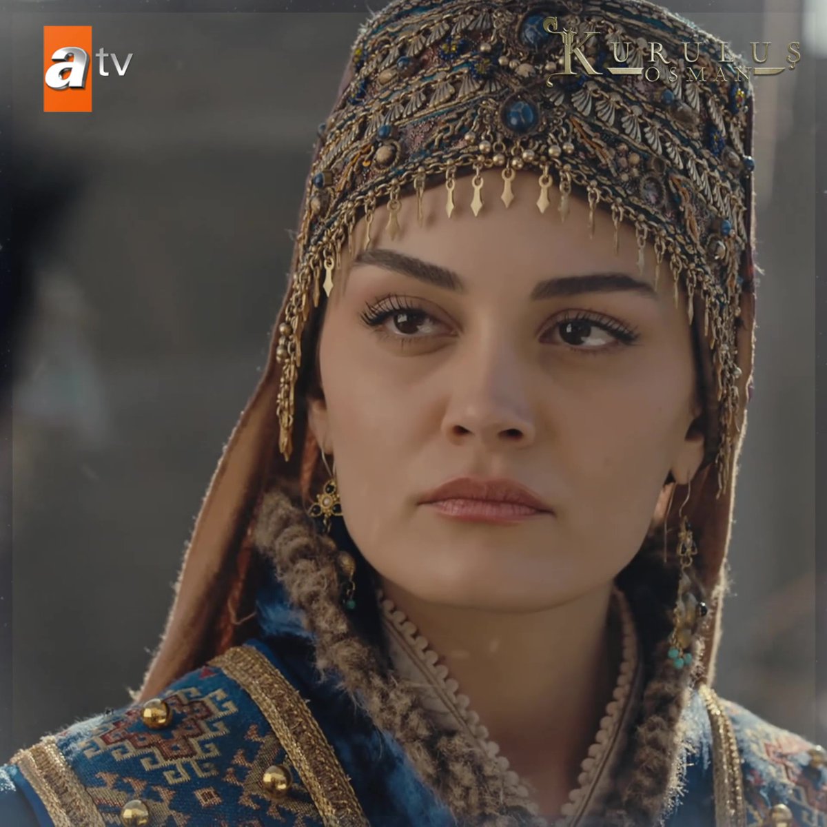 Gonca Hatun, davetsiz misafir Taceddin Noyan'a haddini bildirdi. "Yüreğinin zehri yüzüne vurmuş!" #KuruluşOsman atv