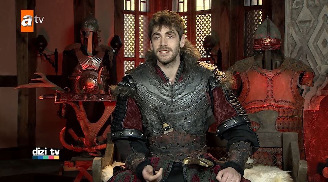 Kuruluş Osman'ın Orhan Bey'i Emre Bey, karakterinin Holofira'ya olan aşkı hakkında neler söyledi? Gonca Hatun ve Alaeddin Bey aşkı nereye gidiyor? Dizi TV yeni bölümüyle Pazar 11.30'da atv'de. #DiziTV #KuruluşOsman atv