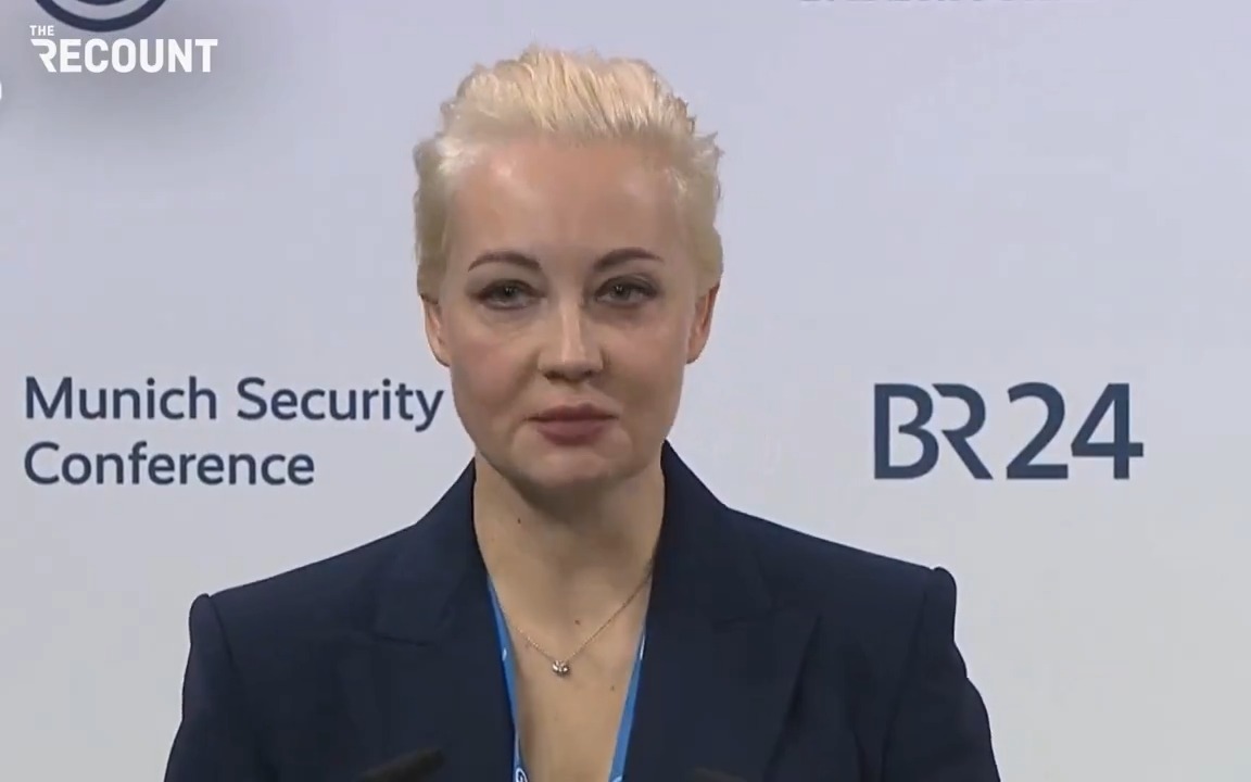 Yulia Navalny gets a standing ovation at the Munich Security Conference, hours after being told her husband is dead. Via translator: “I thought, ‘Should I stand here before you or should I go back to my children?’ Then I thought, ‘What would would have Alexei done in my place?’”