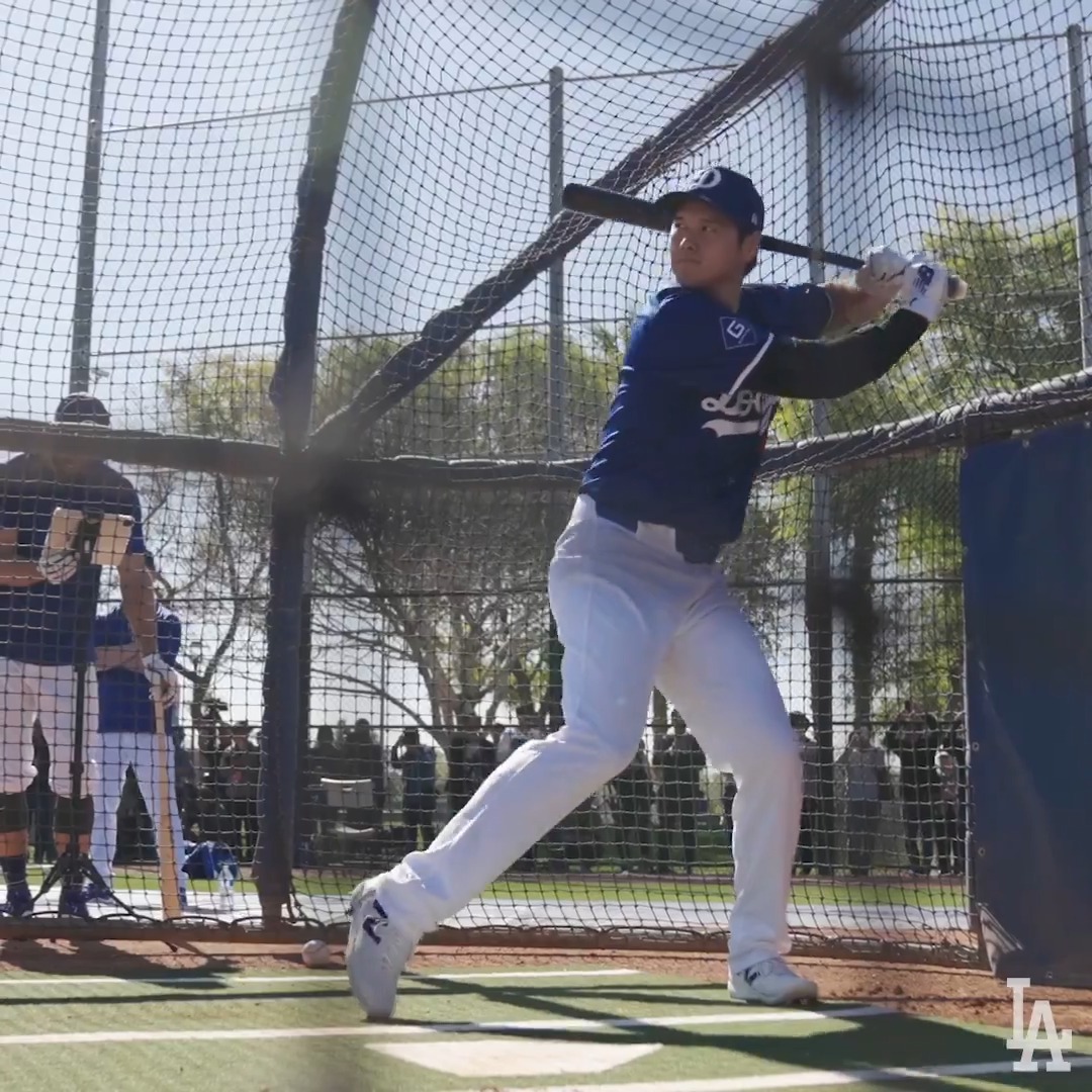 First look at Shohei Ohtani's swing in Dodger blue 🔥 (via Los Angeles Dodgers)
