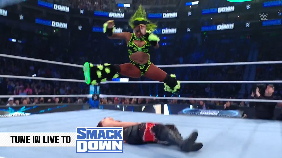 .Trinity is BACK and she's ON FIRE! 🔥🔥🔥 Is Naomi's next stop #WWEChamber: Perth or will Alba Fyre 🏴󠁧󠁢󠁳󠁣󠁴󠁿🔥 cut her comeback short? #SmackDown