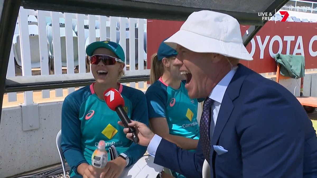 "You might want to come in, they're talking shit about you" 😂 Phoebe Litchfield saw the funny side after her first innings dismissal #AUSvSA