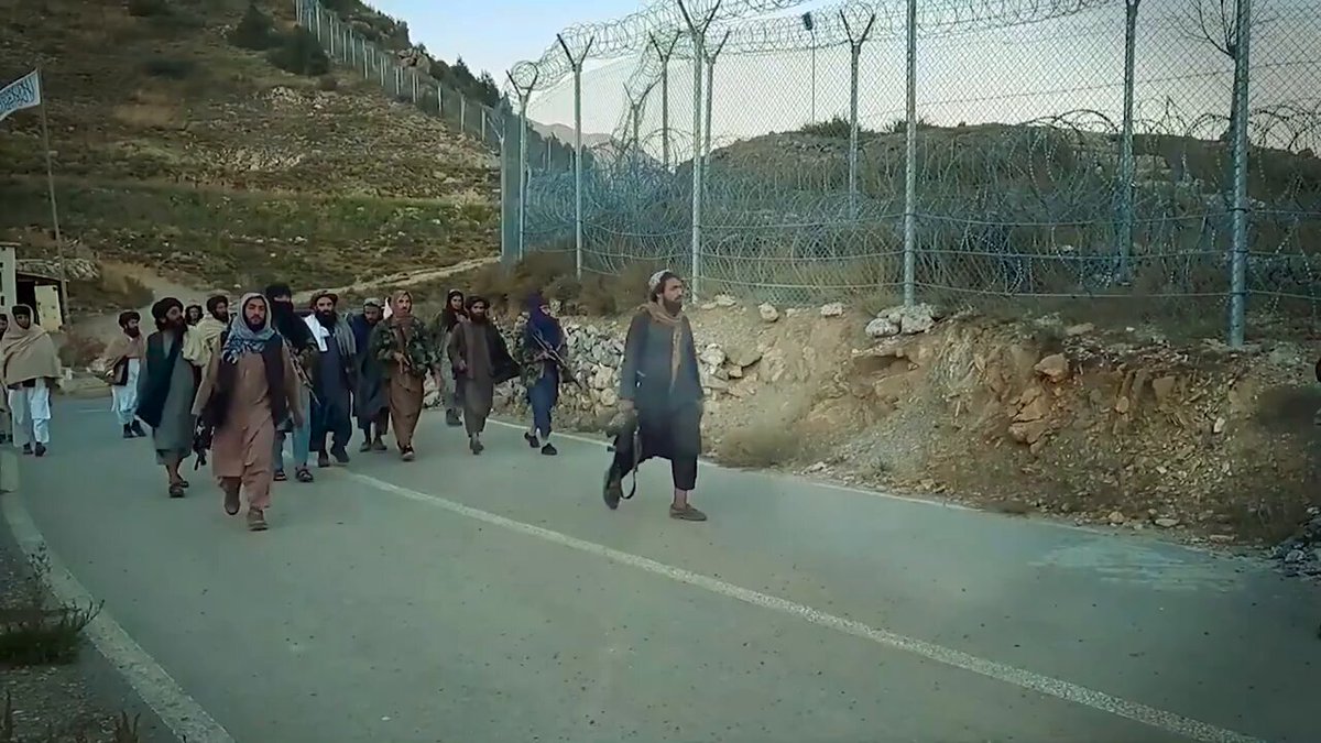 دیورند مرز افغانستان و پاکستان است یا نی از اطلاعات بهره ببرید ډیورنډ د افغانستان او پاکستان پوله ده که نه ښه معلومات لاسته کړی