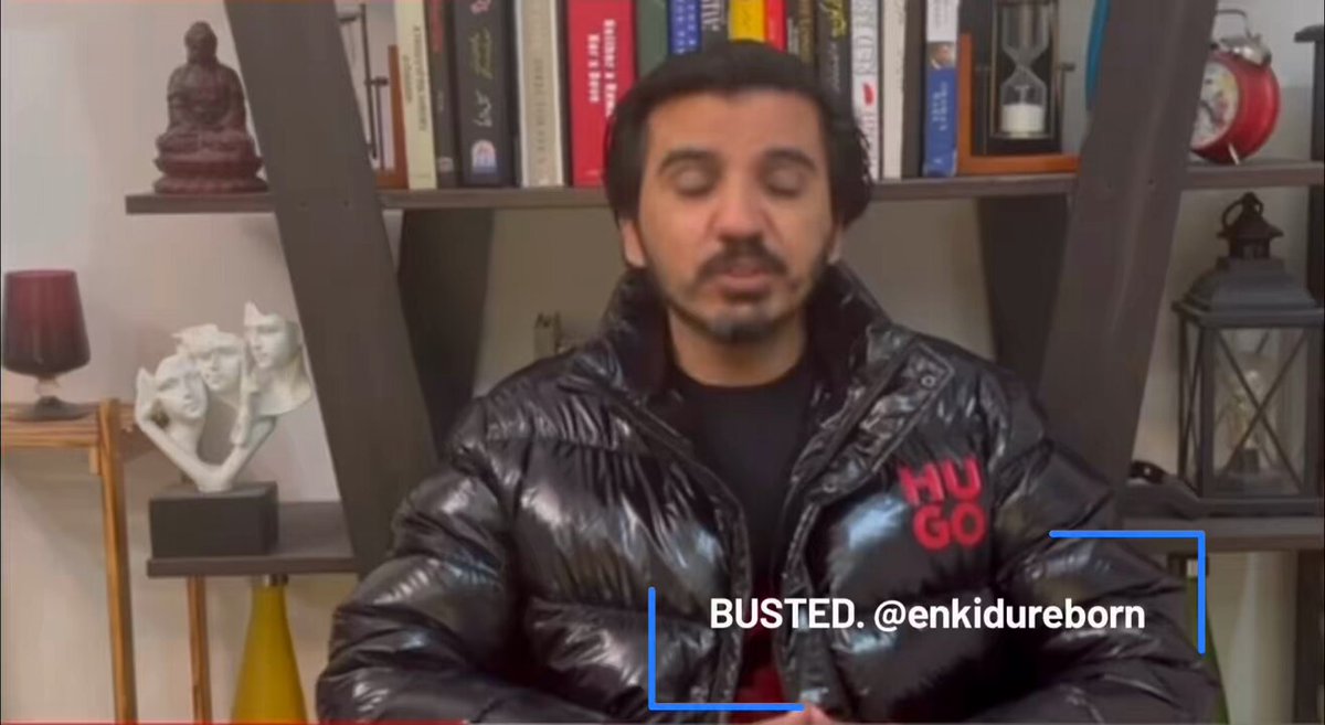 اسدطور معمہ: لوگوں کو حیرت ہوتی ہے کہ اسد طور اتنا کھلم کھلا کیسے جرنیلوں کا نام لے لے کر ان پر تنقید کررہا ہے۔ آج کے بعد آپ کی حیرت ختم ہوجائے گی ۔ جب کوئی صحافی یا چ ٹیوبر عوام کو نیوٹرل بھی دکھائی دے رہا ہو۔ فوج کا ماوتھ پیس بھی بنا ہو۔ انکا ایجنڈا بھی چلا رہا ہو تو انہیں کیا ضرورت ایسے شاندار اثاثے کو ضائع کریں۔ اس ویڈیو میں اسد طور نے تین موقف اپنائے ہیں جو کہ تینوں سراسر جھوٹ پر مبنی ہیں۔ سب سے پہلے جناب کا موقف جان لیں پھر ان کے جھوٹوں کو بےنقاب کرتے ہیں * فوج اس وقت نیوٹرل ہوئی جب دسمبر 2020 میں جنرل فیض حمید نے عمران خان کے کہنے پر کراچی میں مریم نواز کے بیڈ روم کا دروازہ توڑا شدید تنقید ہوئی۔ پھر کور کمانڈرز کی میٹنگ میں جرنیلوں کی گرما گرمی ہوئی۔ فیض حمید کو تنقید کا نشانہ بنایاگیا اور فیصلہ کیا گیا کہ اب ہم عمران خان سے دوری اختیار کریں گے۔ * سائفر مکمل جھوٹا بیانیہ ہے۔ عمران خان کو نکالنے میں امریکہ کا کوئی کردار نہیں۔ * عمران خان کو اس لیے ہٹایا گیا کہ عمران خان سے معیشت نہیں چل رہی تھی۔ گورننس نہیں ہوپارہی تھی اور سعودی عرب چین وغیرہ سے عمران خان نے تعلقات خراب کردیے تھے۔ پہلی غلط بیانی: دسمبر میں مریم نواز کے بیڈ روم کا دروازہ توڑا گیا تو اس کے بعد کے واقعات کے باعث فوج نے عمران خان سے دوری اختیار کی۔ دسمبر سے صرف ایک مہینہ پہلے نواز شریف جنرل باجوہ کیساتھ ڈیل کرکے ملک سے طبی بنیادوں پر فرار ہوگئے تھے۔ خواجہ آصف کا بیان ریکارڈ پر موجود ہے کہ نواز شریف کو فوج نے باہر بھجوایا عمران خان نے نہیں۔ نومبر 2020 میں نواز شریف لندن پہنچ چکا تھا۔ یعنی معاملات اس سے بھی مہینہ دو یا تین قبل طے پا چکے تھے۔ کور کمانڈرز کی میٹنگ میں گرما گرمی ہوئی نہیں جنرل باجوہ کے کہنے پر کچھ جرنیلوں کی جانب سے کی گئی۔ کیونکہ جنرل باجوہ اپنے کچھ ساتھیوں سمیت نواز شریف سے معاملات طے کرچکا تھا اور فیض حمید کو نشانہ بنانا باقی تھا۔ کور کمانڈر اتنی گرما گرمی جوگے ہوتے تو آج عاصم منیر نے پورا ملک ڈبو دیا ہے کسی کی سی نہیں نکل رہی۔ اگلی غلط بیانی کہ سائفر مکمل جھوٹ ہے۔ یعنی جس سائفر پر سلامتی کمیٹی کی میٹنگ ہوچکی۔ امریکہ سے ڈی مارش کیا جاچکا ۔ جس کے مندرجات میں لکھا ہے کہ عدم اعتماد کامیاب ہوگئی تو تمہیں معاف کردیا جائے گا اور اس کے مندرجات سے کسی نے آج تک انکار نہیں کیا چ ٹیوبر کے مطابق وہ سائفر جھوٹ ہے۔ شاندانہ گلزار نے بتایا کہ امریکی ایمبیسی کی بہن یعنی برطانوی ایمبیسی نے انہیں بلایا اور کہا کہ آپ عمران خان سے علیحدگی اختیار کرلیں۔ شاندانہ کے بقول چھ مزید خواتین اراکین اسمبلی کو بھی یہی کہا گیا جو ڈر کے مارے خاموش ہیں۔ ایک خاتون کو جس کے بچے امریکہ میں تھے اسے اس ذریعے سے کہلوایا گیا۔ بطور ضمنی سوال کوئی چ ٹیوبر سے پوچھ لے کہ کیا اسکے بعد بھی اراکین اسمبلی اسی تواتر سے امریکن ایمبیسی جاتے آتے پائے گئے ہیں؟ جواب ہے نہیں ! اگلی غلط بیانی یہ کی کہ عمران خان نے سعودی عرب چین وغیرہ سے تعلقات خراب کیے۔ عمران خان کے دور میں محمد بن سلمان پاکستان آیا۔ جبکہ عاصم منیر نے ترلے کر دیے کہ دورہ انڈیا کے دوران چند گھنٹوں کے لیے شہزادہ پاکستان آجائے لیکن وہ نہیں آیا۔ چین نے رول اوور کے علاوہ ابھی تک پاکستان کو آلو بھی نہیں دیا۔ الٹا عاصم منیر صاحب امریکی سفیر کو گوادر لے گئے۔ یعنی عمران خان کے دور میں اگر تعلقات خراب تھے تو فوج کے آنے سے تو بالکل ختم ہوچکے۔ چ ٹیوبر کی آخری غلط بیانی یہ کہ عمران خان سے معیشت نہیں چل رہی تھی۔ چھ فیصد گروتھ ، ریکارڈ ترسیلات ، ریکارڈ ایکسپورٹس ، ریکارڈ جاب کرئیشن اگر معیشت کی تباہی تھی تو اس شخص کی ذہنی حالت پر پھر ماتم ہی کیا جاسکتا ہے۔ چ ٹیوبر کے بقول فوج دسمبر 2020 کے بعد عمران خان سے فاصلے پر ہوئی، پھر اس کے بقول ندیم انجم نے آصف زرداری اور شہباز شریف سے عدم اعتماد کی تحریک پیش کروائی اور خود ندیم انجم کے بقول فوج نے فروری 2022 میں نیوٹرل ہونے کا فیصلہ کیا۔ “ایک ہی ذات میں فطرت کے تضادات اتنے “ آخر میں ایک بار پھر ضروری وضاحت کہ یہ شخص جب وہ تمام باتیں پھیلا رہا ہے جو فوج پھیلانا چاہتی ہے تو انہیں ہلکا پھلکا نام لے کر تنقید کرنے سے بھلا کیا تکلیف ہوگی۔ البتہ فائز عیسی کی جھولی میں بیٹھ کر شاید اس نے فائز عیسی کی داڑھی ہکڑ لی تھی جو اس نے اسے جھولی سے اتار دیا۔ لیکن جب جب یہ جرنیلوں اور فائز عیسی کا منہ نوچے گا ہم اسے سنیں گے بھی اور مزہ بھی لیں گے۔ امید ہے آپ کے ذہن کے بہت سے خدشات دور ہوگئے ہوں گے۔ اسد طور صاحب اپنا موقف دینا چاہیں تو طور صاحب اپنے یوٹیوب چینل سے ہی جواب دے سکتے ہیں۔