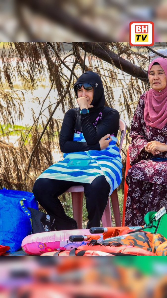 Luluh hati seorang suri rumah apabila hanya mampu melihat suaminya dihanyutkan arus deras ketika bermain ombak di Pantai Batu Burok di Kuala Terengganu, pagi tadi. Berita penuh: