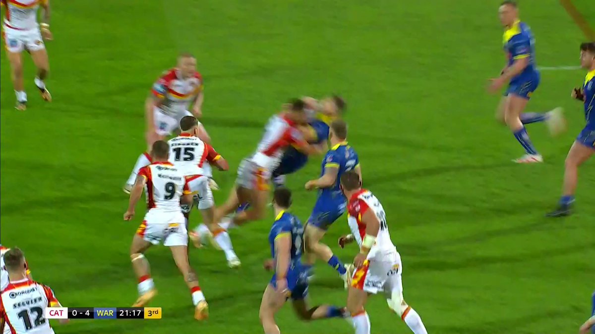 "THAT'S HOW YOU TACKLE!" What a tackle from Tariq Sims in his Catalans debut 😲