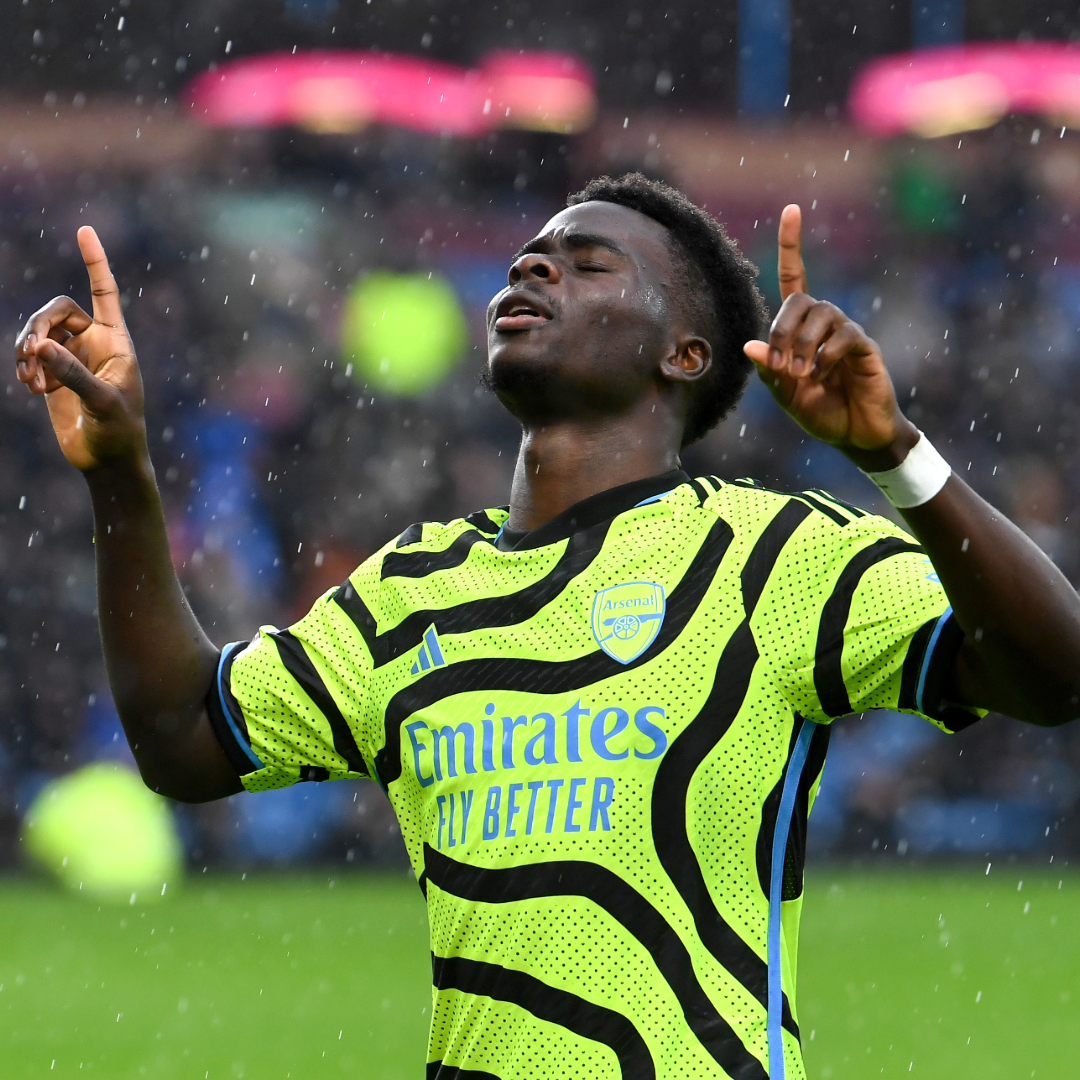 Right foot? Left foot? It doesn't matter to Saka 🙌