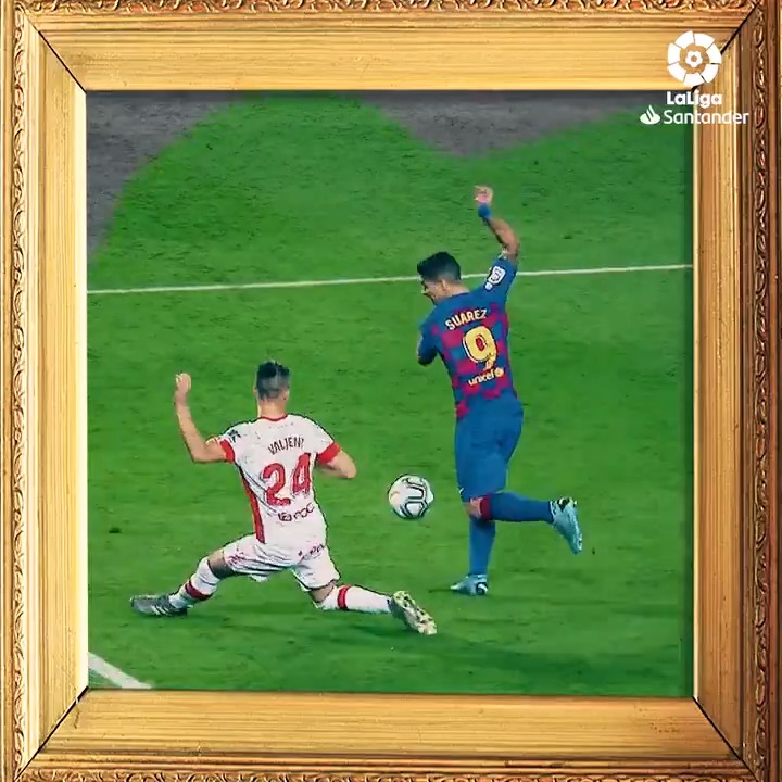 Luis Suarez’in topuk golü La Liga tarafından sanat eseri olarak tarihte yerini aldı. 👑